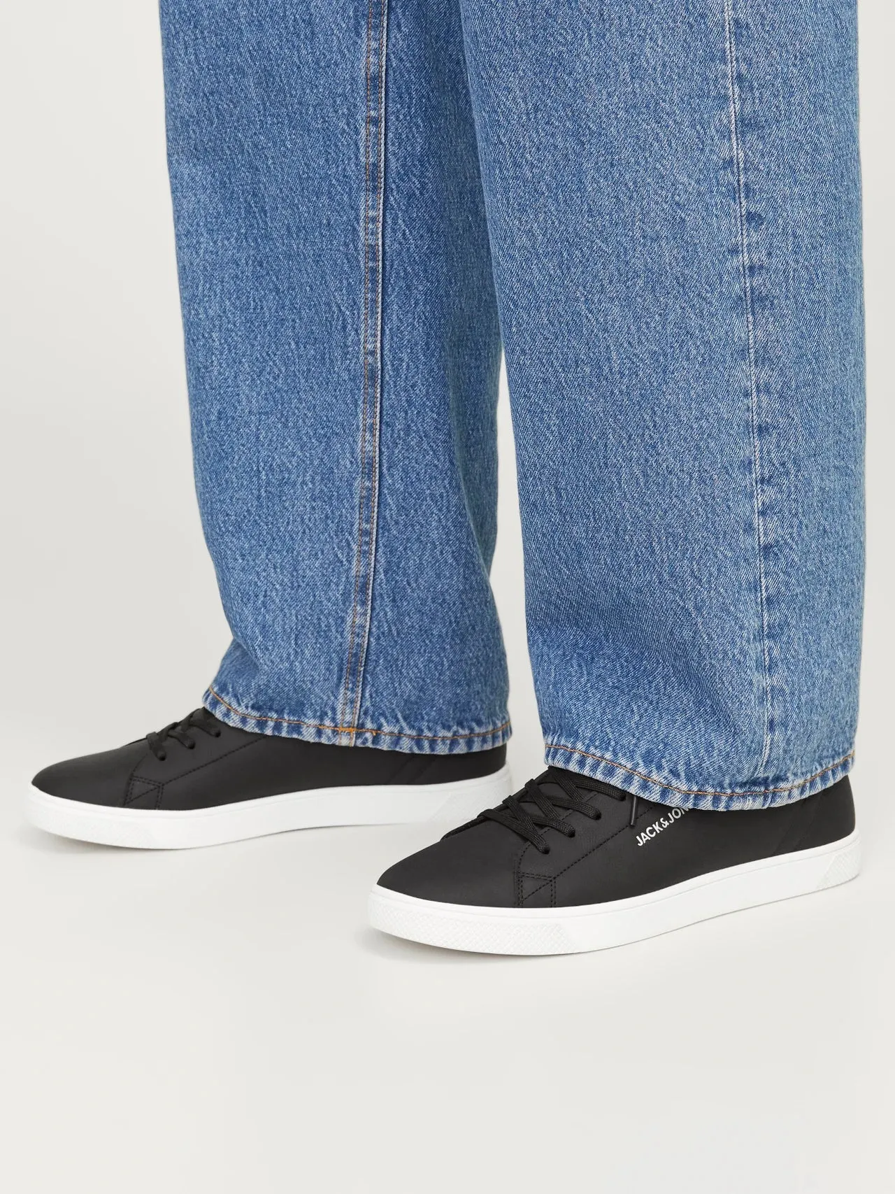 Jack & Jones BOSLEY PU Mens Trainers Anthracite sold by Shuperb product image thumbnail 2