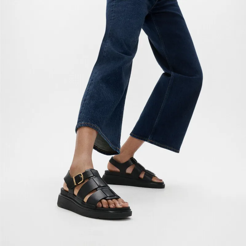 FitFlop GEN-FF LEATHER Womens Fisherman Sandals All Black sold by Shuperb