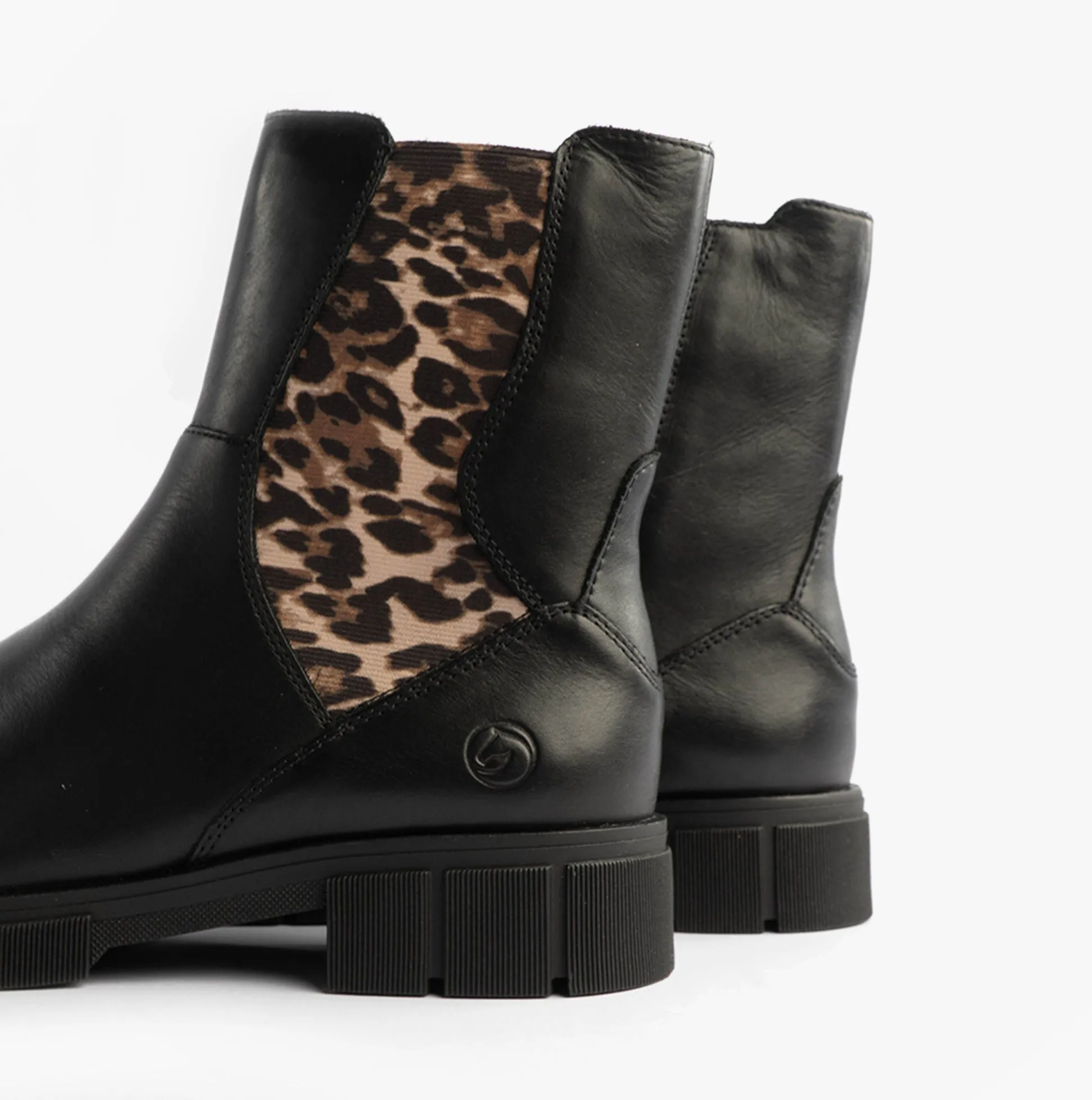 Remonte D2S70-03 Womens Side Zip Chelsea Boots Black sold by Shuperb product image thumbnail 5