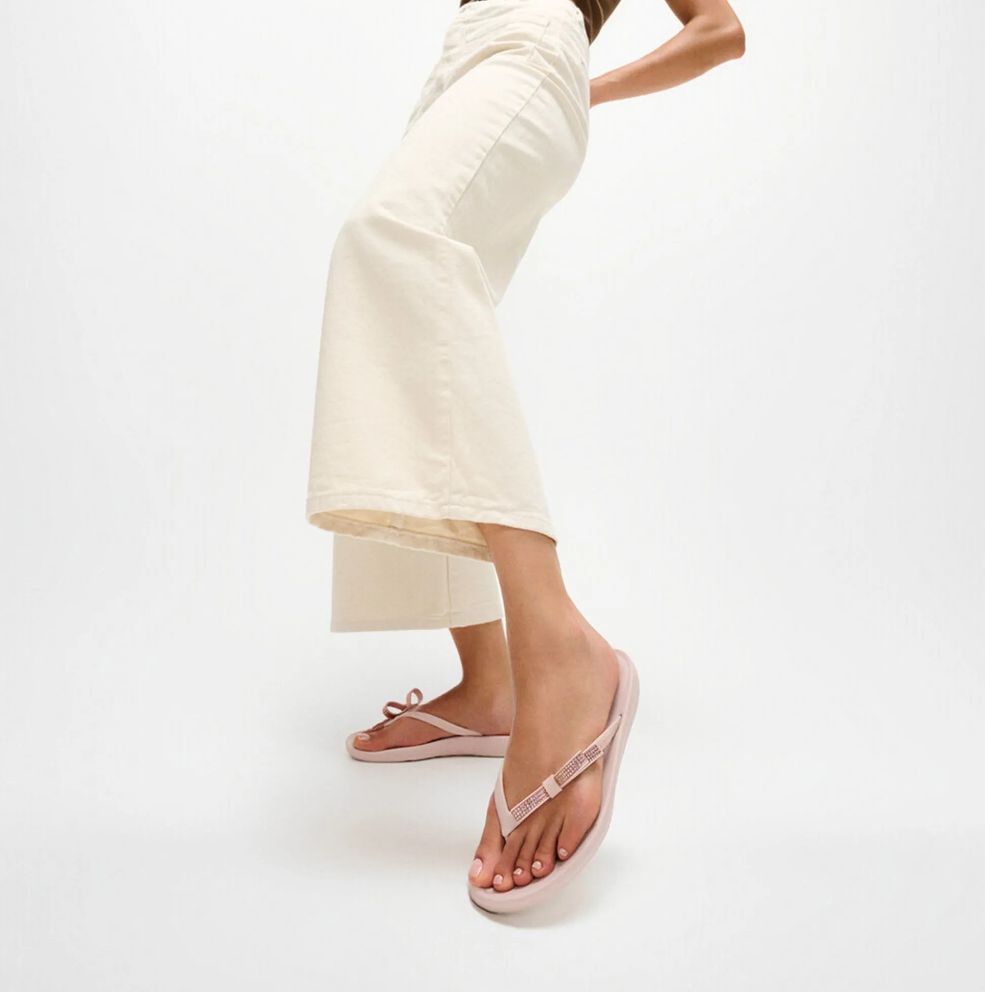 FitFlop iQUSHION GLITZ Womens Toe-Post Sandals Nude Rose sold by Shuperb product image thumbnail 3
