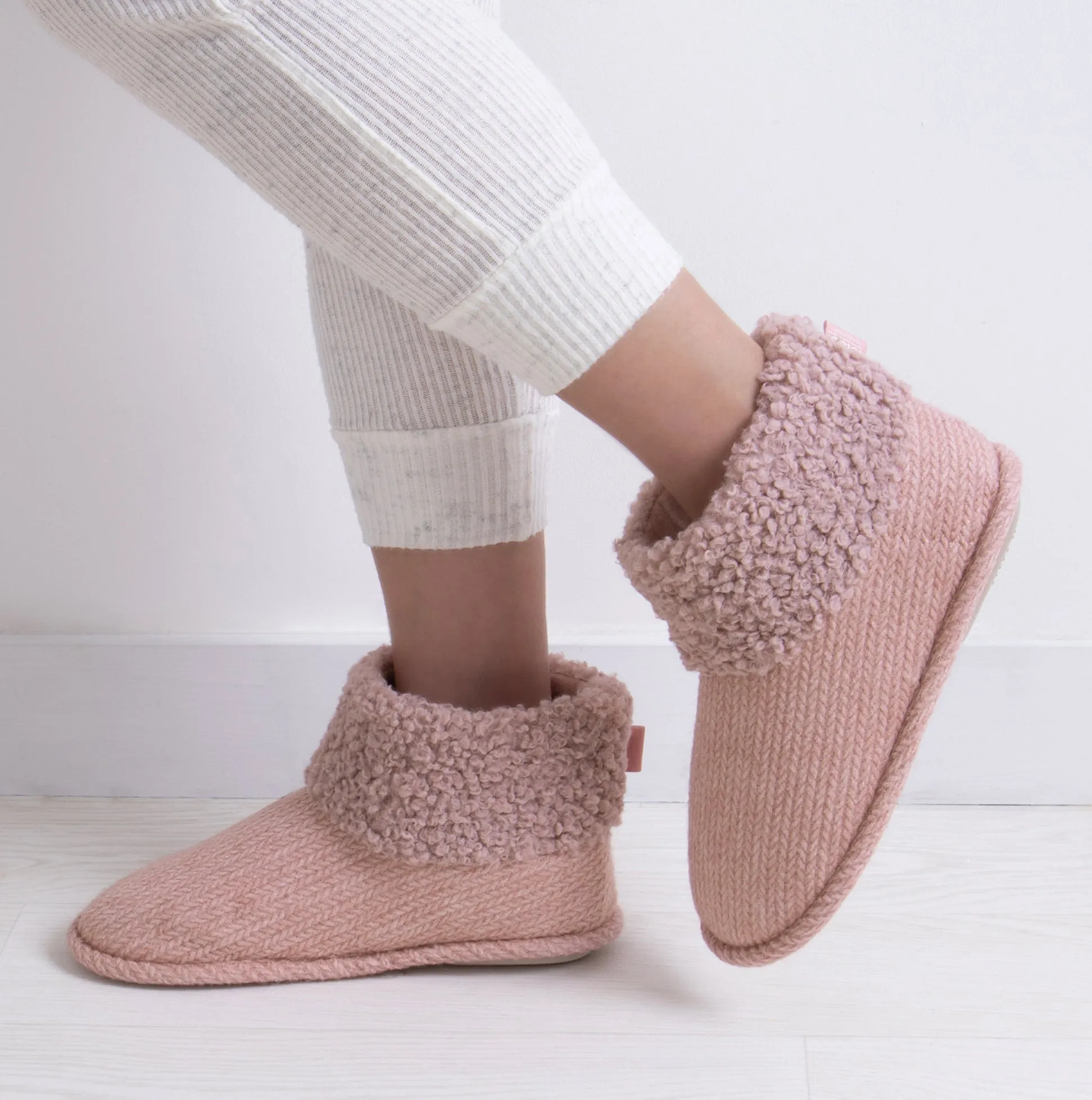 CABLE Womens Boot Slippers Pink sold by Shuperb product image thumbnail 5