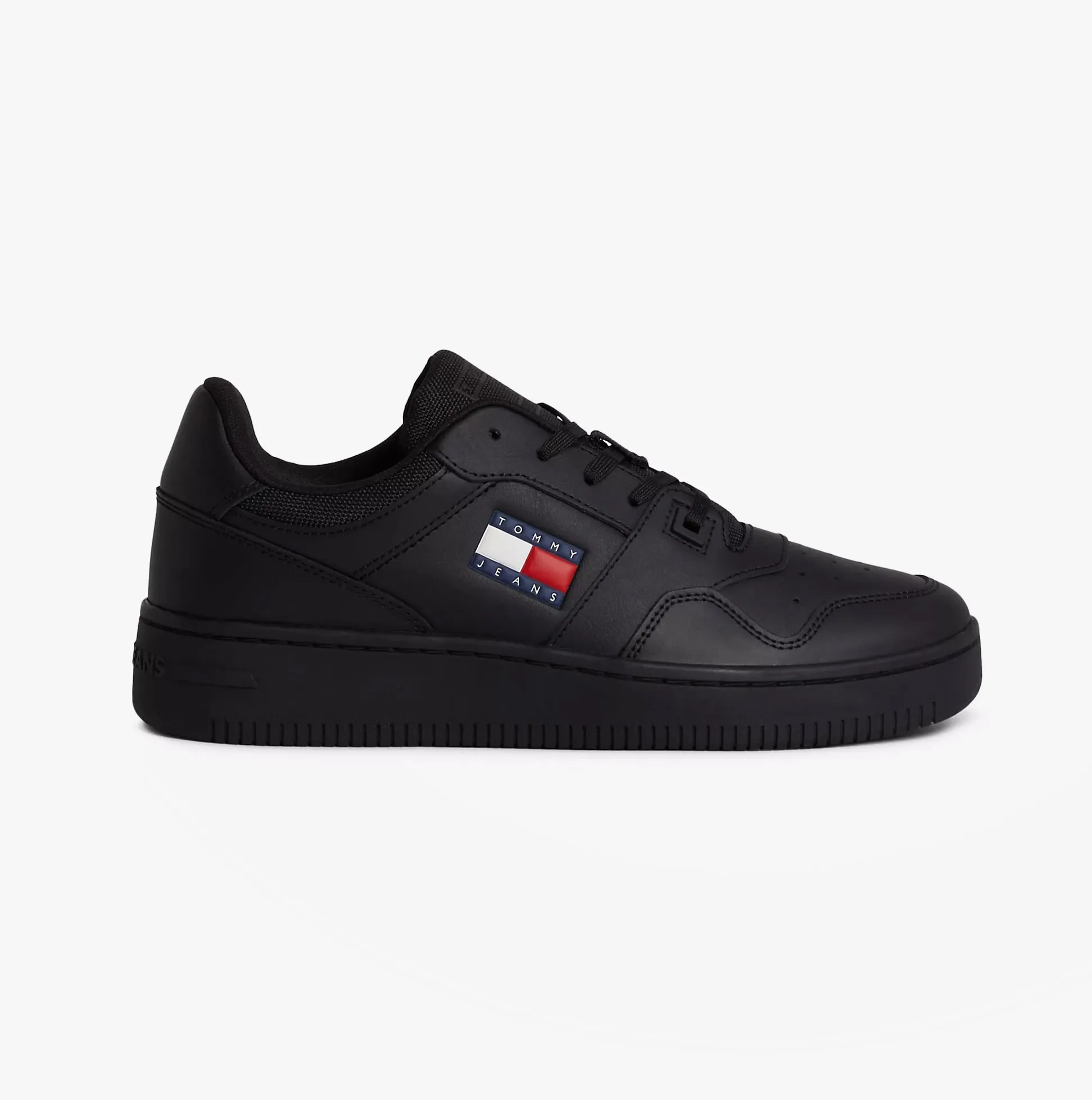 RETRO ESSENTIAL BASKETBALL Mens Trainers Black sold by Shuperb