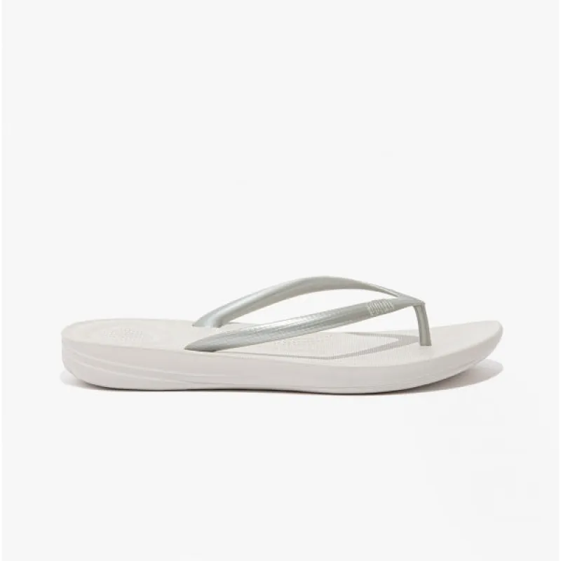 FitFlop IQUSHION Womens Ergonomic Toe Post Flip Flops Silver sold by Shuperb