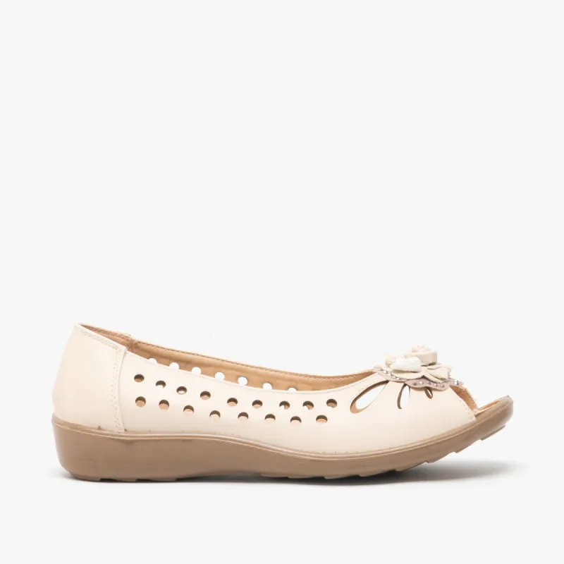 Boulevard DAYNA Womens Faux Leather Flower Peep Toe Flats Beige sold by Shuperb