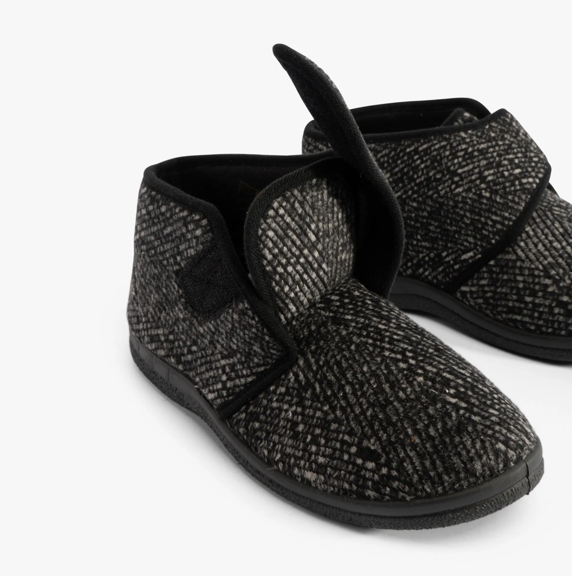 Jo & Joe BOB Mens Slippers Charcoal sold by Shuperb product image thumbnail 2