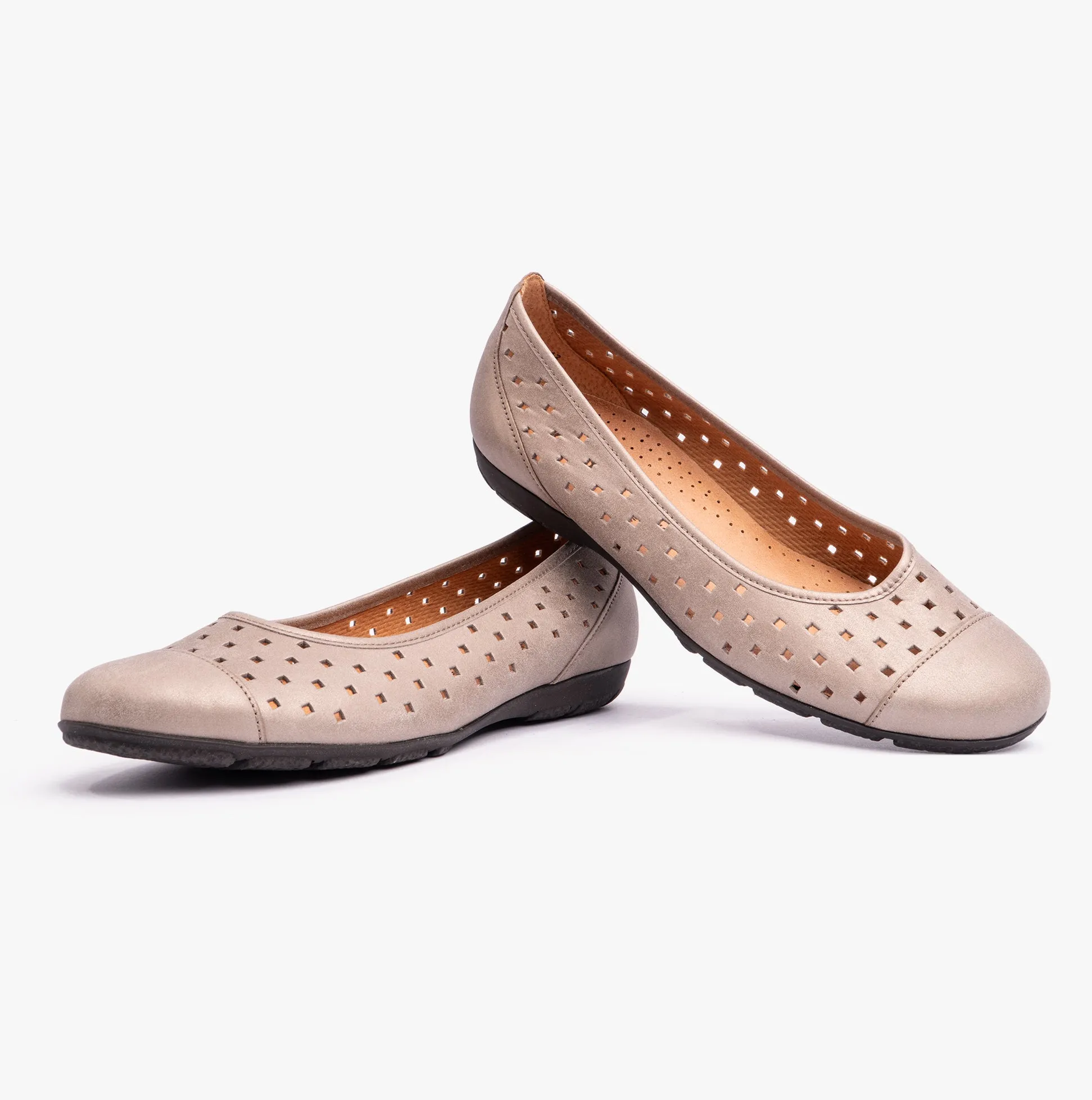 Gabor RUFFLE Womens Shoes Light Gold sold by Shuperb product image thumbnail 2