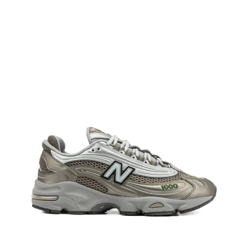 Sneakers Gold made by New Balance