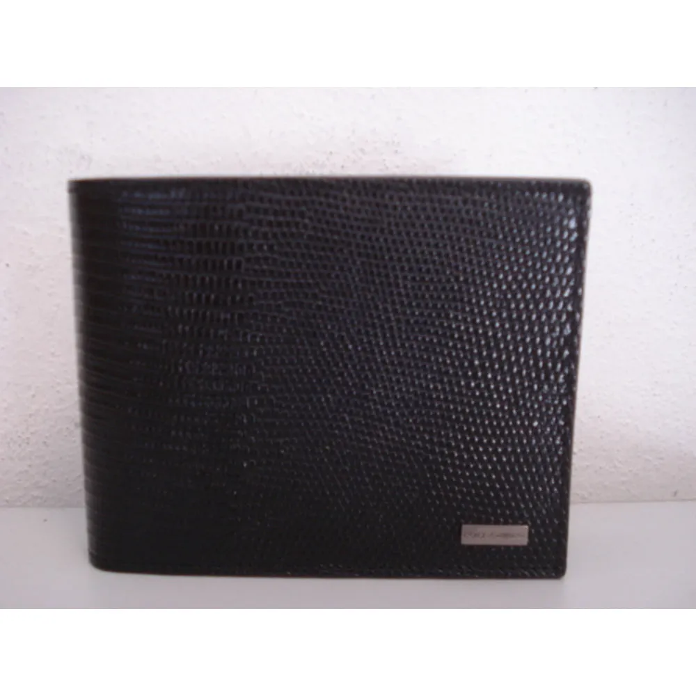 Wallets sold by Wanan Luxury