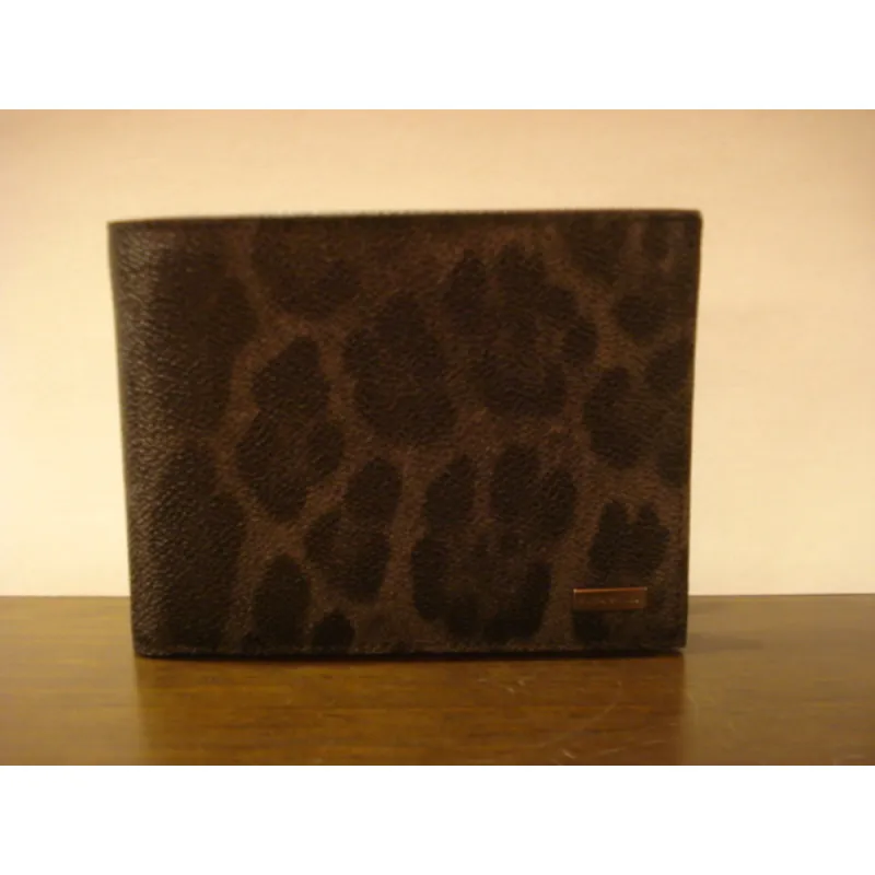 Wallets sold by Wanan Luxury