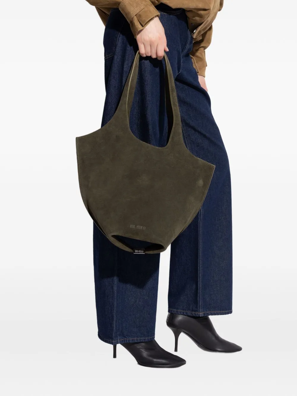 La Scoop Medium Leather Shoulder Bag sold by Wanan Luxury product image thumbnail 3