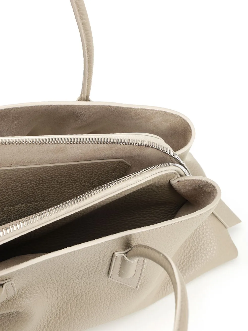 La Passeggiata Shoulder Bags Beige sold by Wanan Luxury product image thumbnail 4