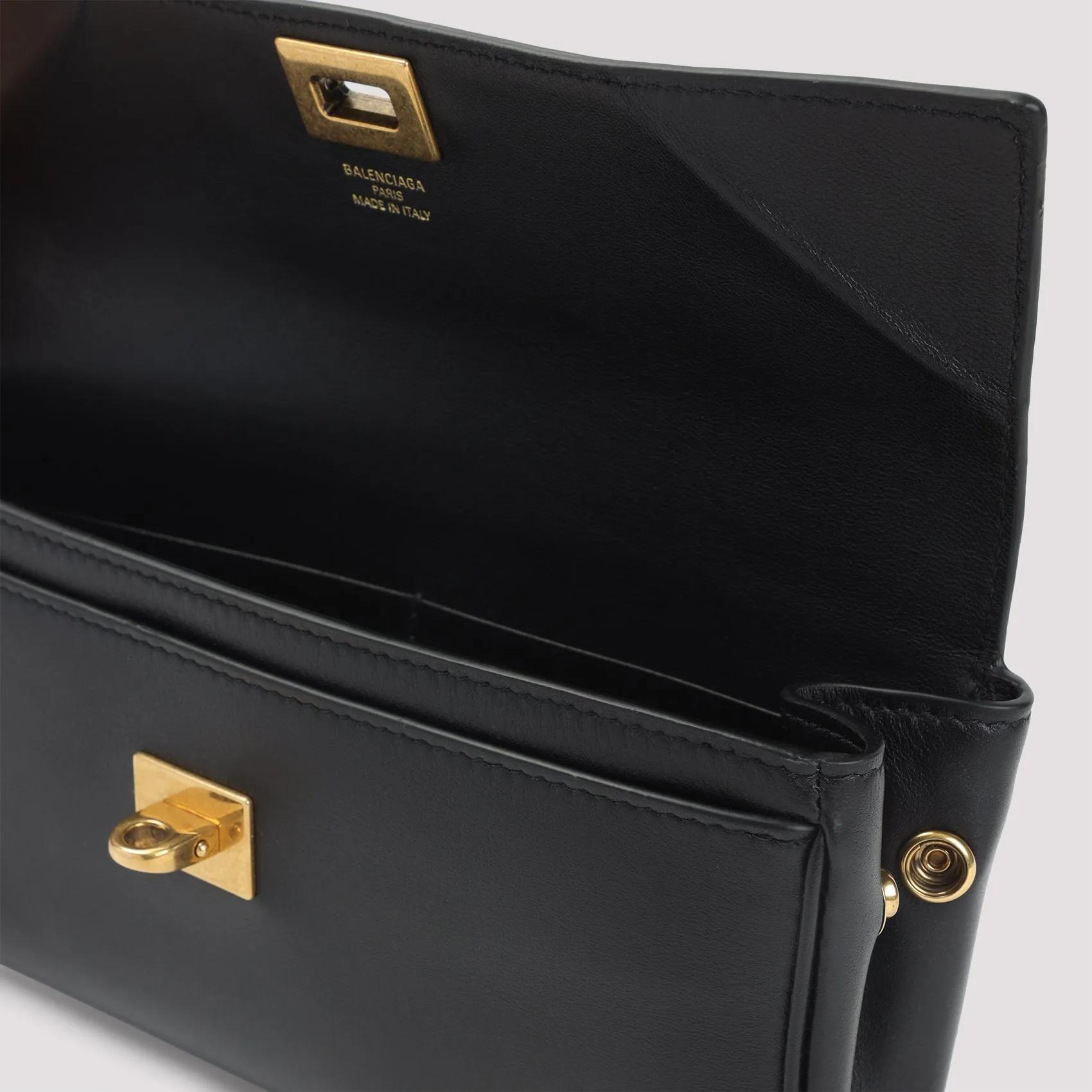 Wallet(Generic) Black sold by Wanan Luxury product image thumbnail 4