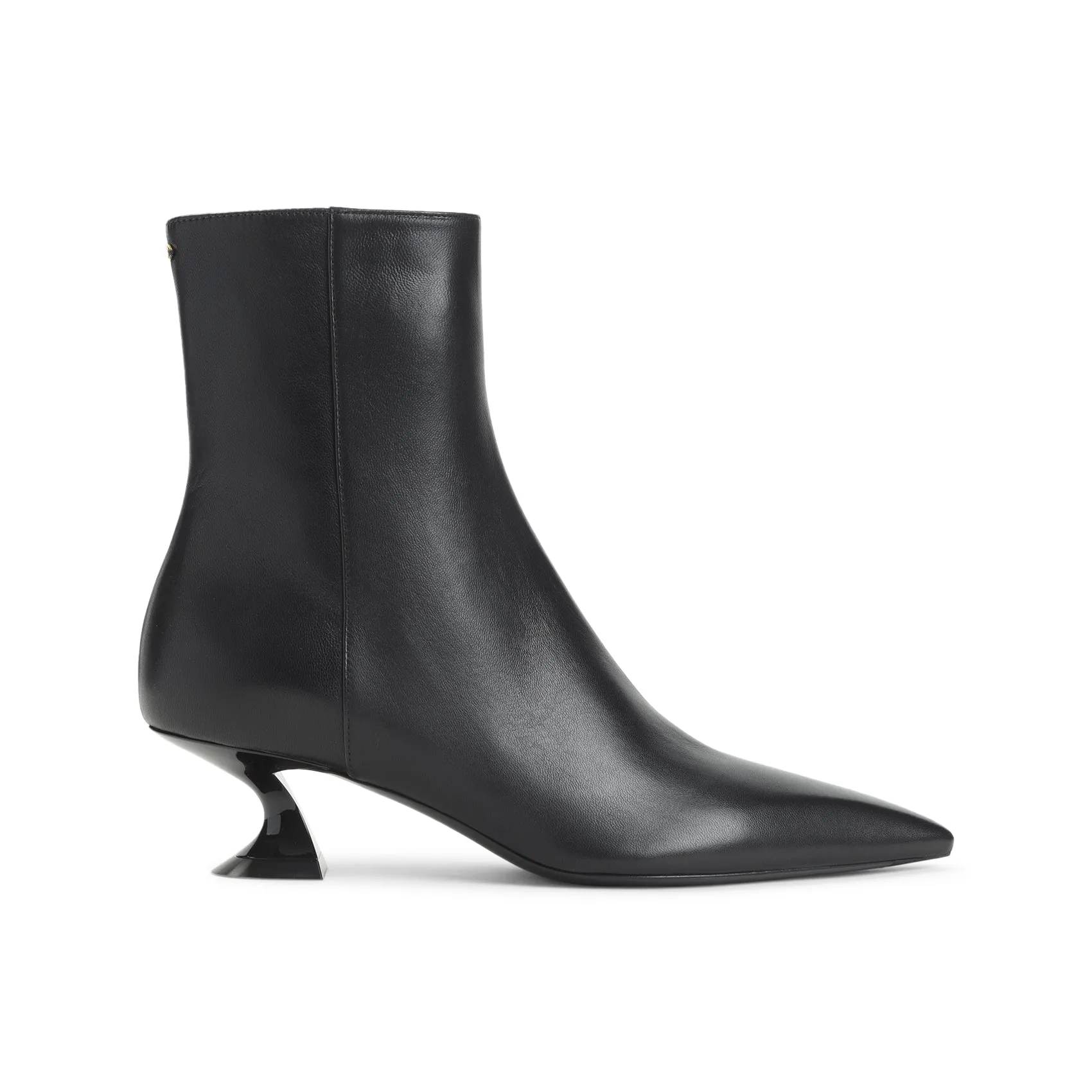 Boots Black sold by Wanan Luxury