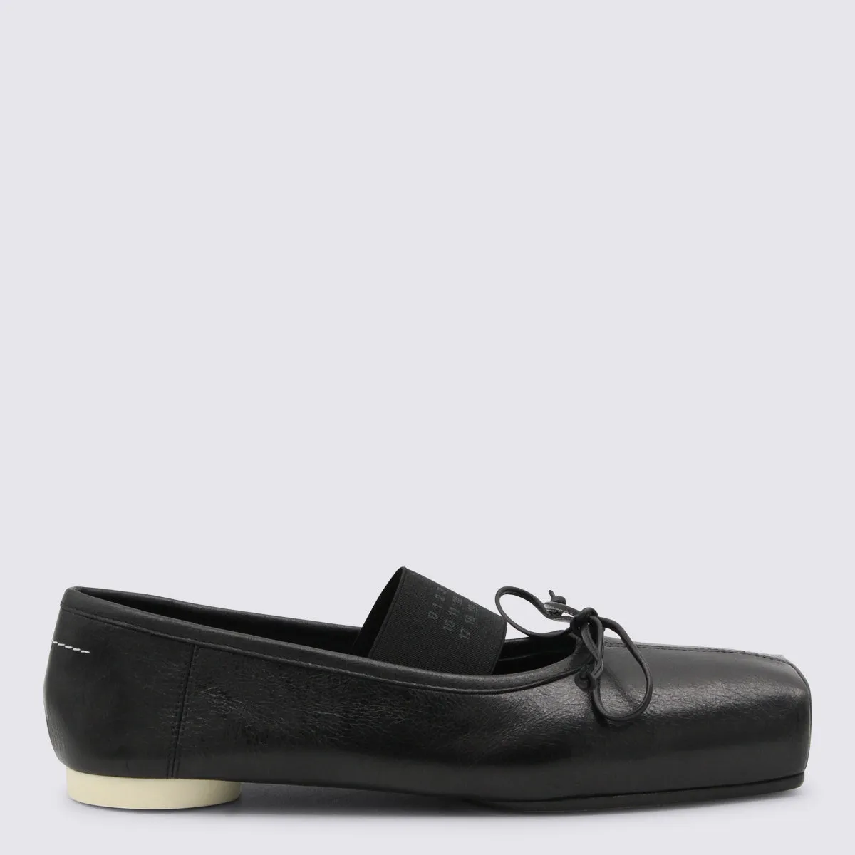 Flat Shoes Blacks And Greys sold by Wanan Luxury