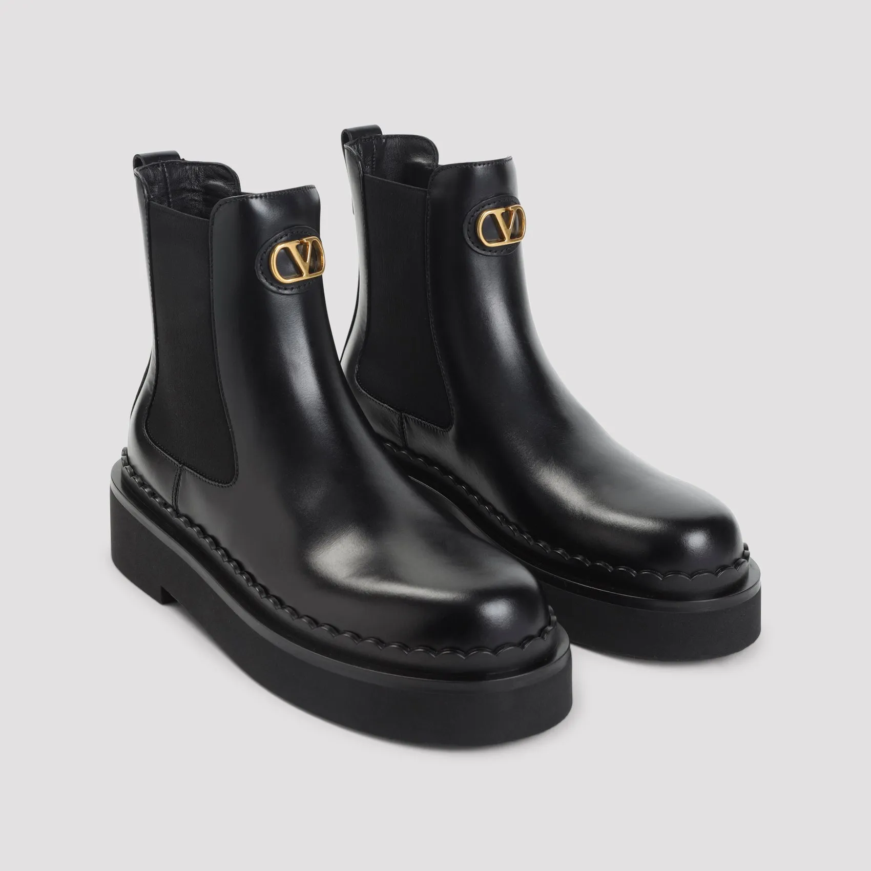 Boots Black sold by Wanan Luxury product image thumbnail 4