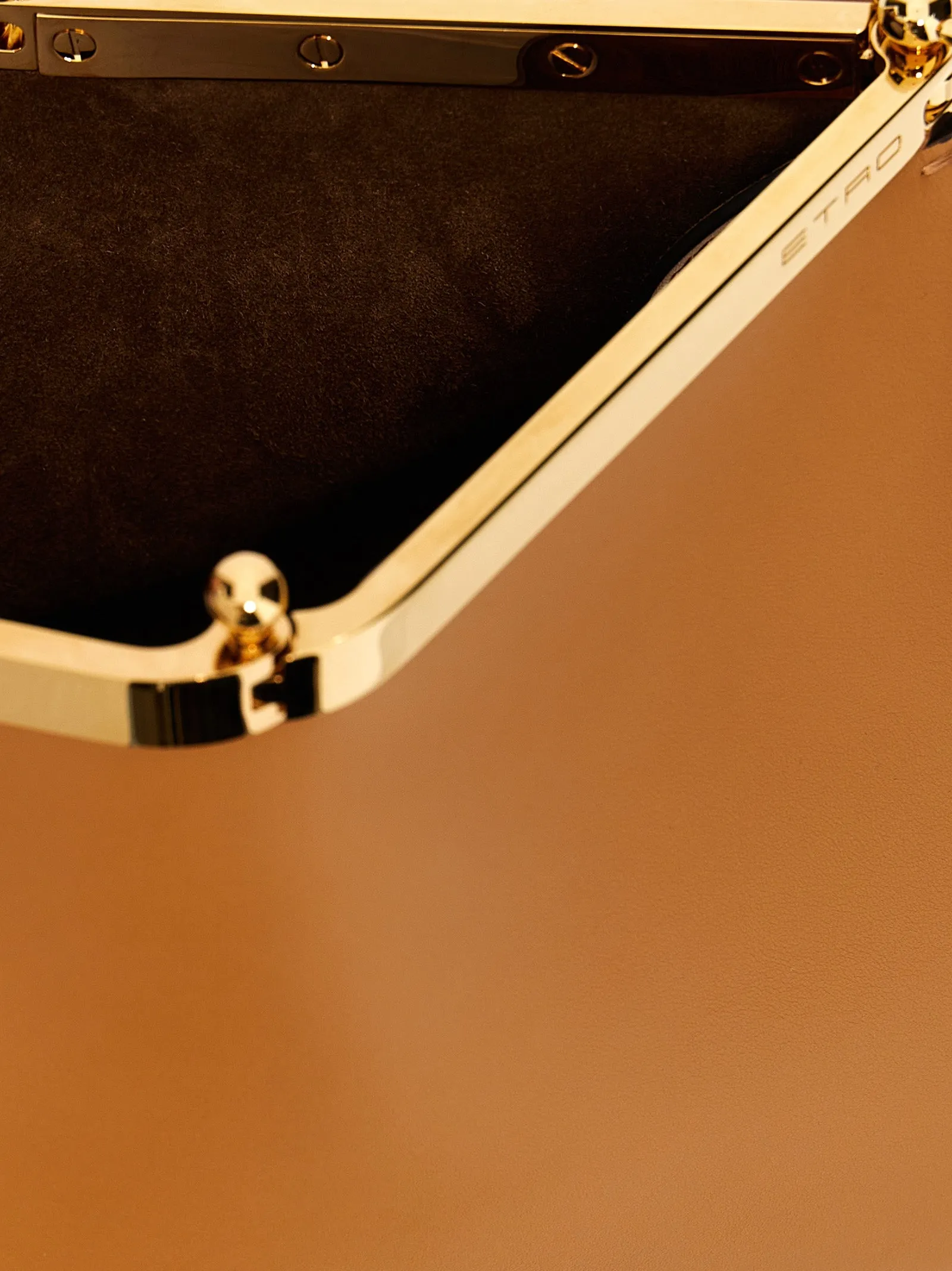 Vela Shoulder Bags Beige sold by Wanan Luxury product image thumbnail 4