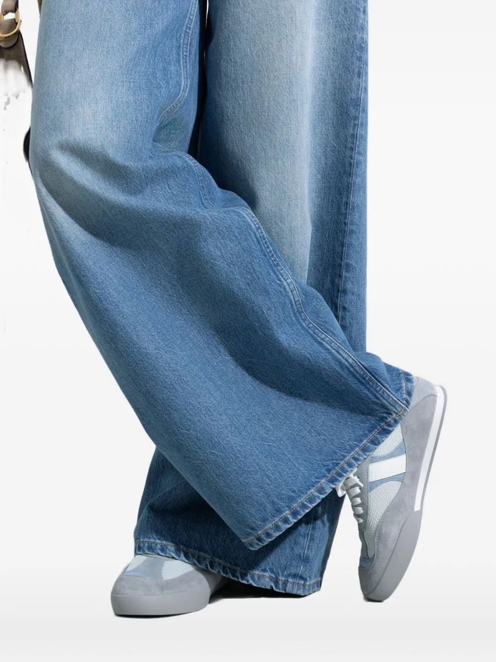 Chloé Kick Sneakers sold by Wanan Luxury product image thumbnail 4