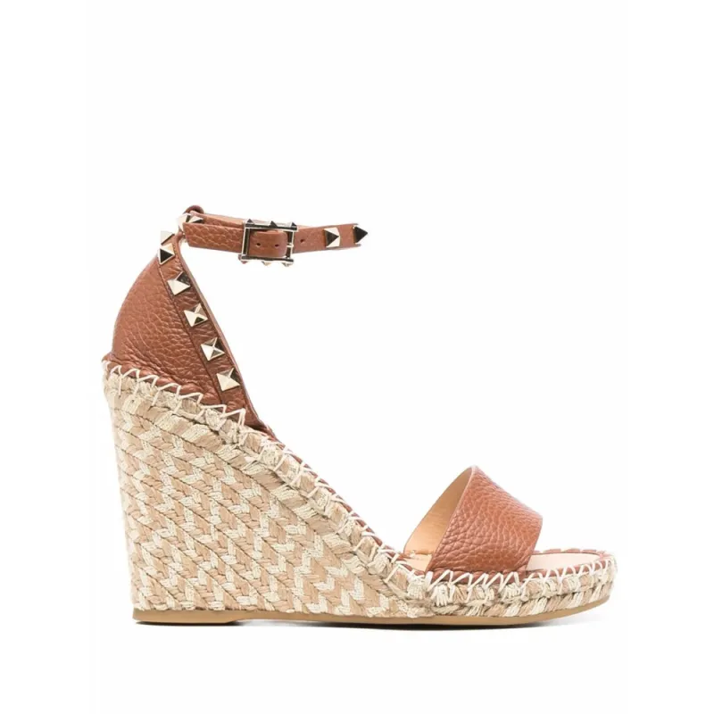 Shoes Brown sold by Wanan Luxury