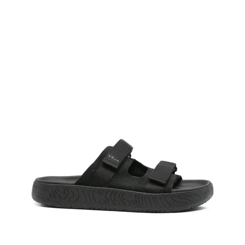 Shoes Black made by Veja