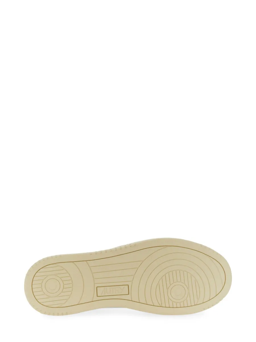 "Medalist Low" Sneaker sold by Wanan Luxury product image thumbnail 3