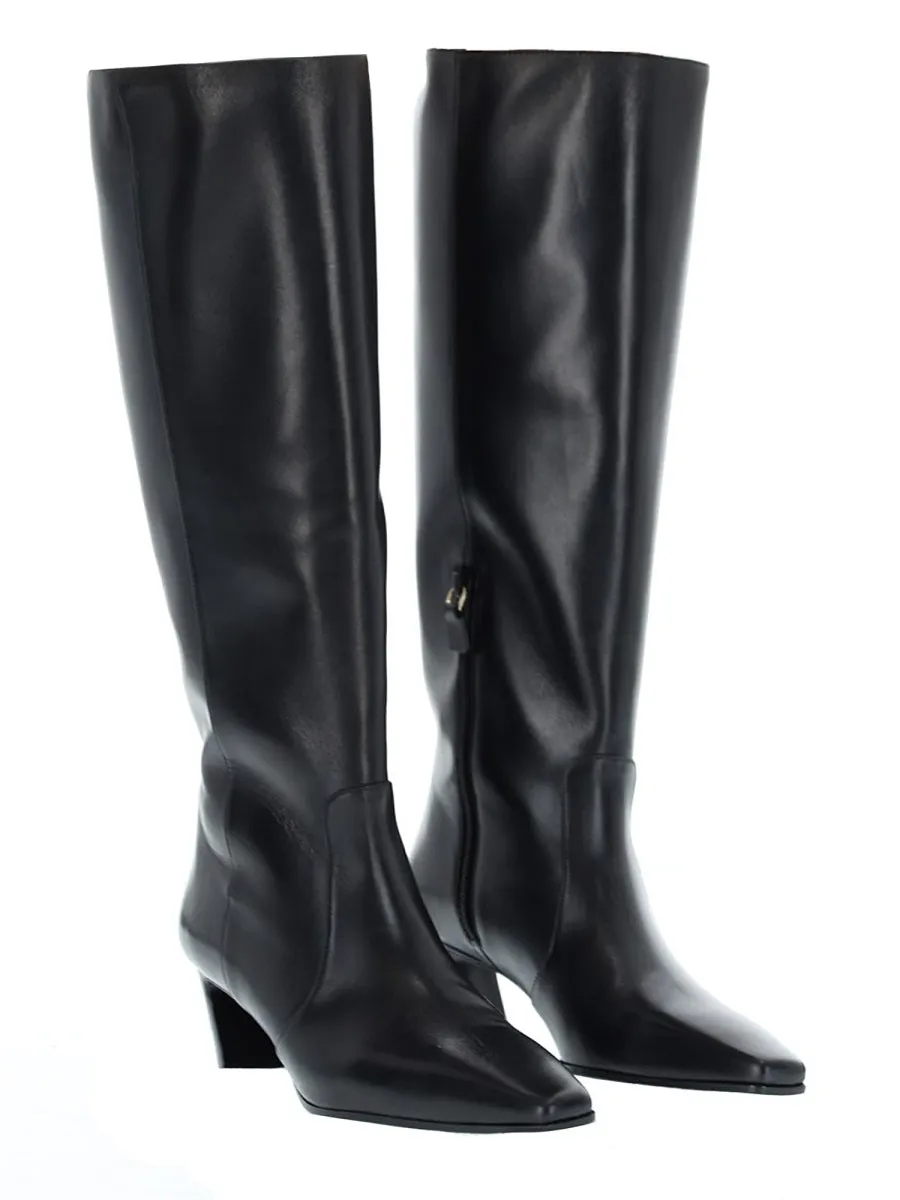 Boot "Stassi" sold by Wanan Luxury product image thumbnail 2
