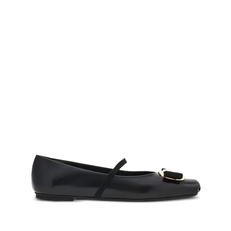 Shoes Black made by Salvatore Ferragamo