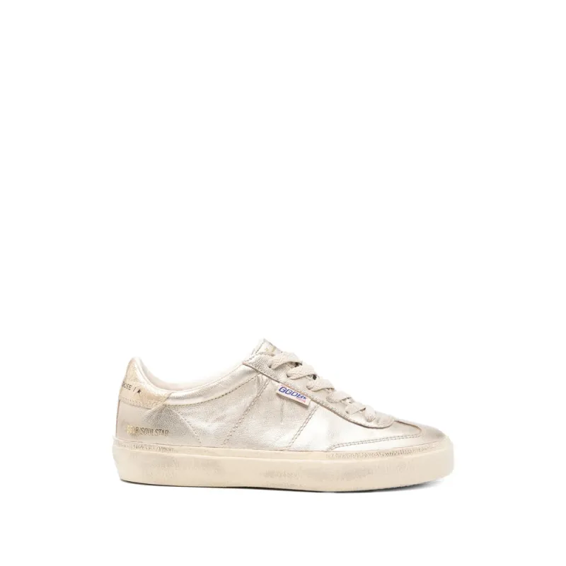 Sneakers Gold made by Golden Goose