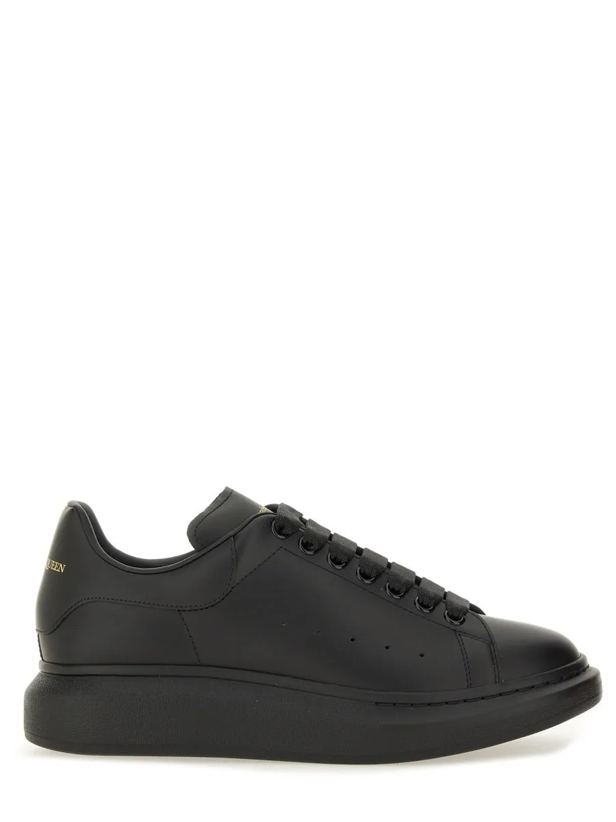 "Oversize" Sneaker sold by Wanan Luxury