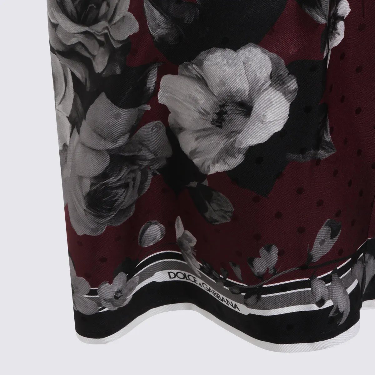 Shorts Bordeauxblack sold by Wanan Luxury product image thumbnail 4