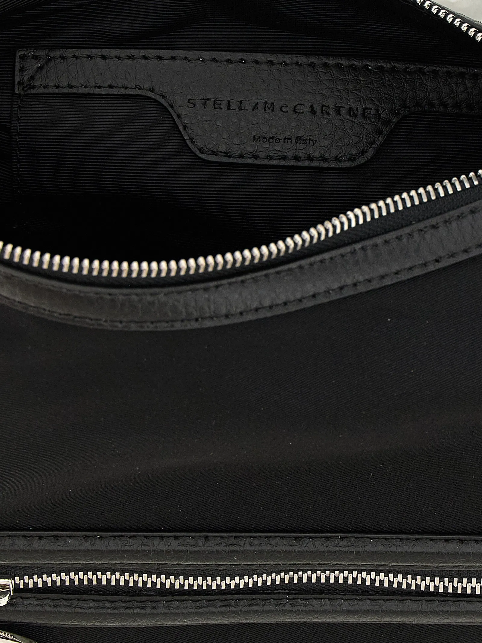 Dartmoor Crossbody Bags Black sold by Wanan Luxury product image thumbnail 4