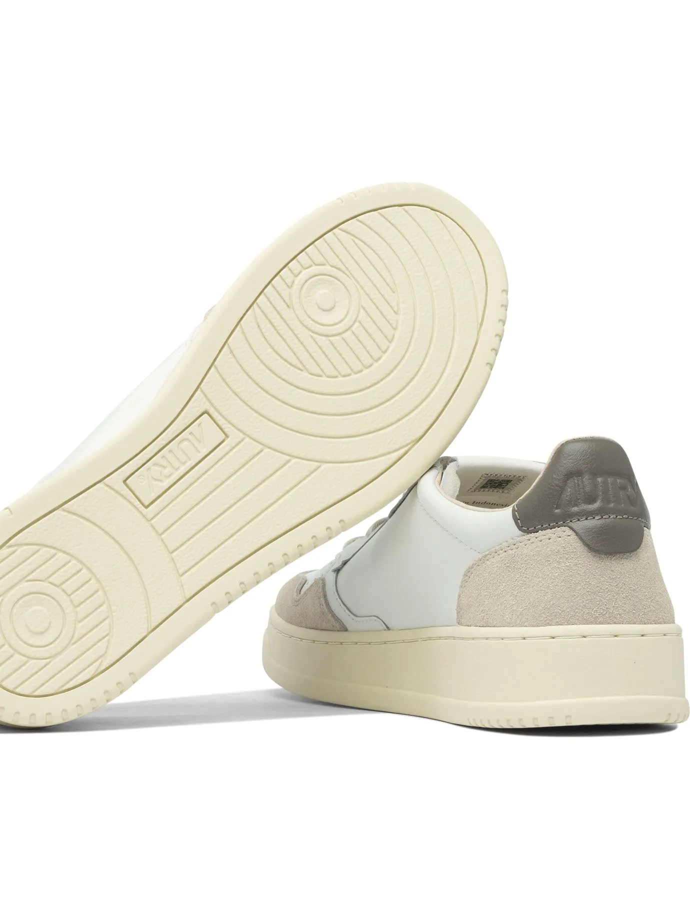 Medalist Low Sneakers & Slip-On White sold by Wanan Luxury product image thumbnail 5