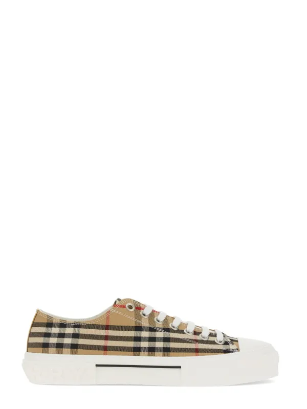 Sneaker Check made by Burberry