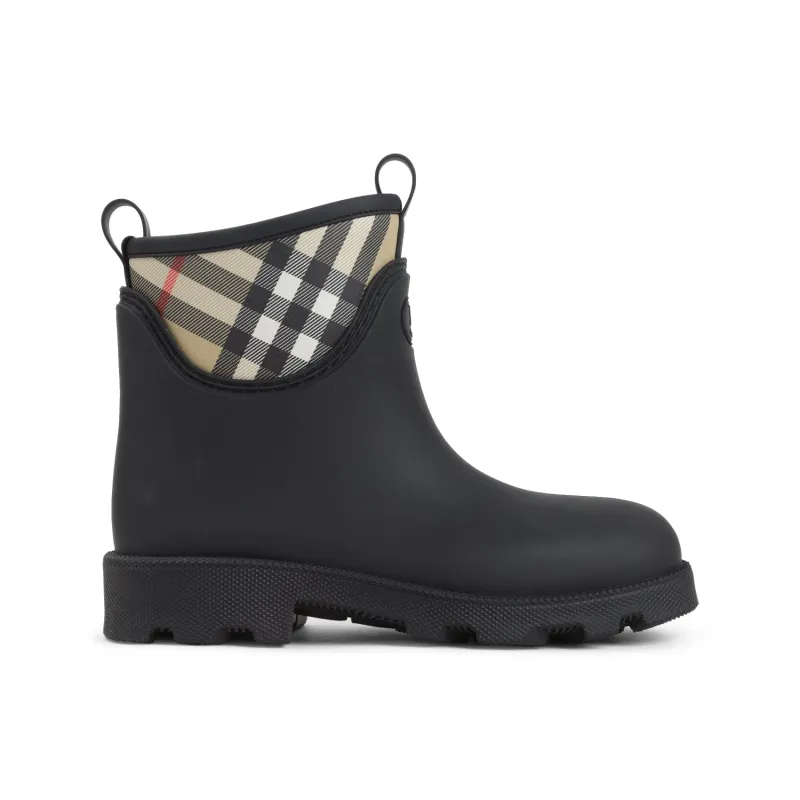 Boots Black made by Burberry
