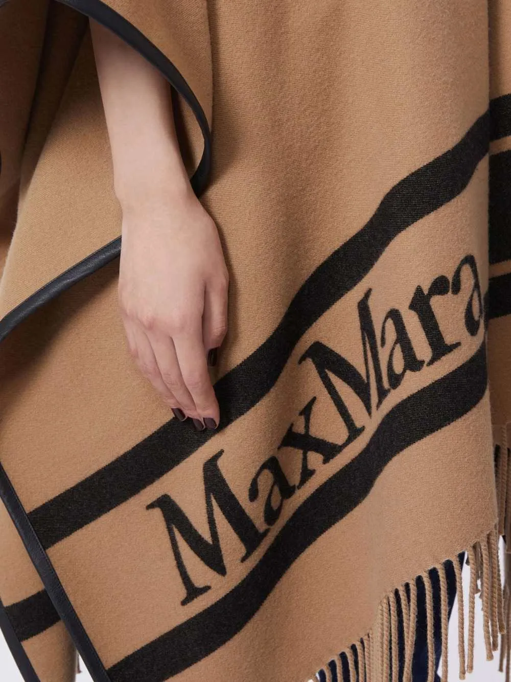 Poncho In Lana Jacquard - Cammello sold by Wanan Luxury product image thumbnail 5