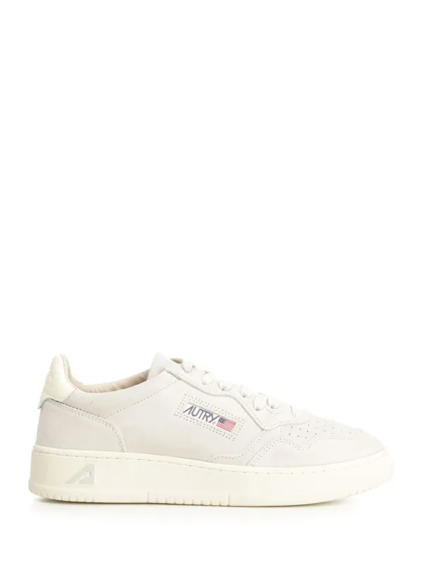 Medalist Low Sneakers White made by Autry