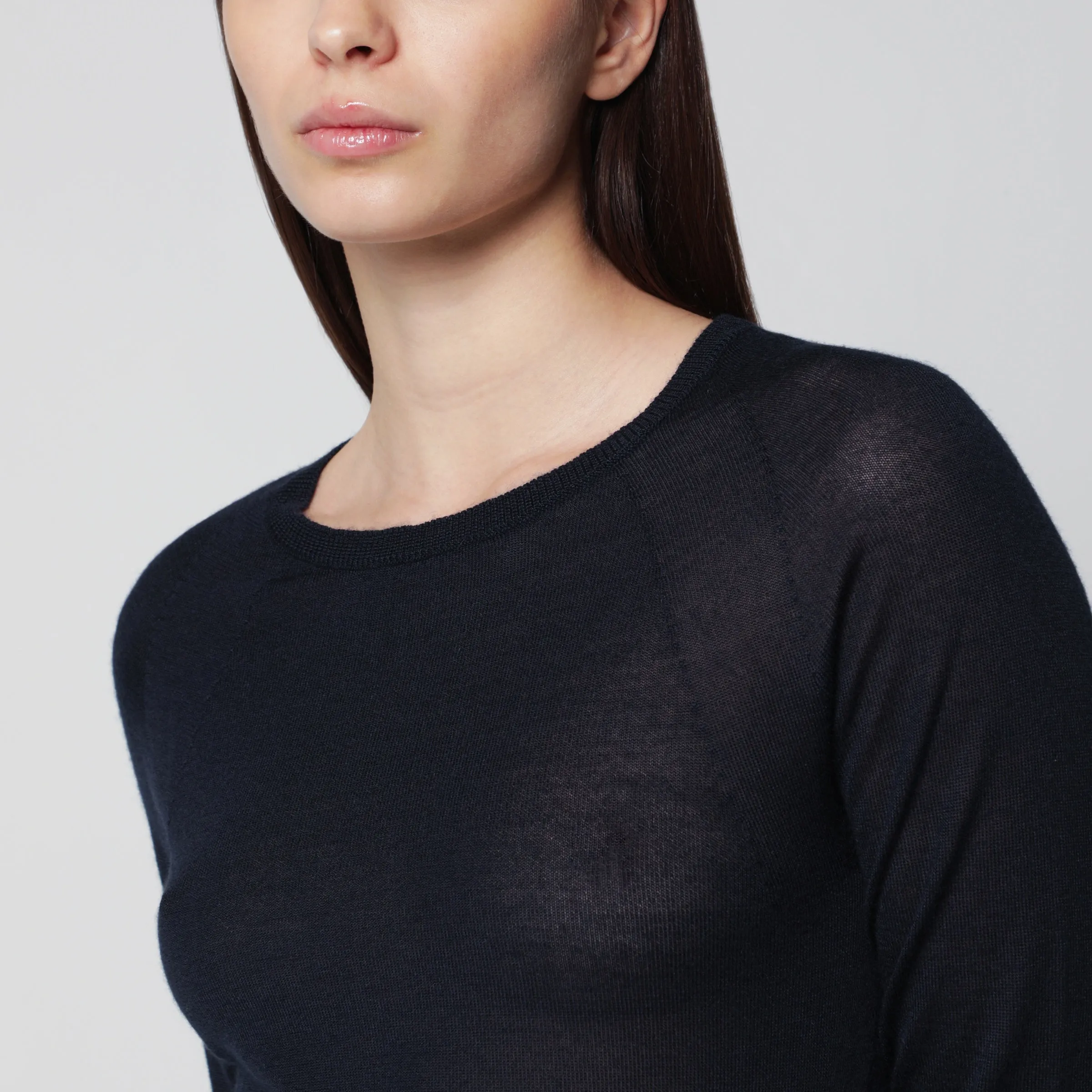 Navy Blue Crewneck Sweater In Cashmere And Silk sold by Wanan Luxury product image thumbnail 2