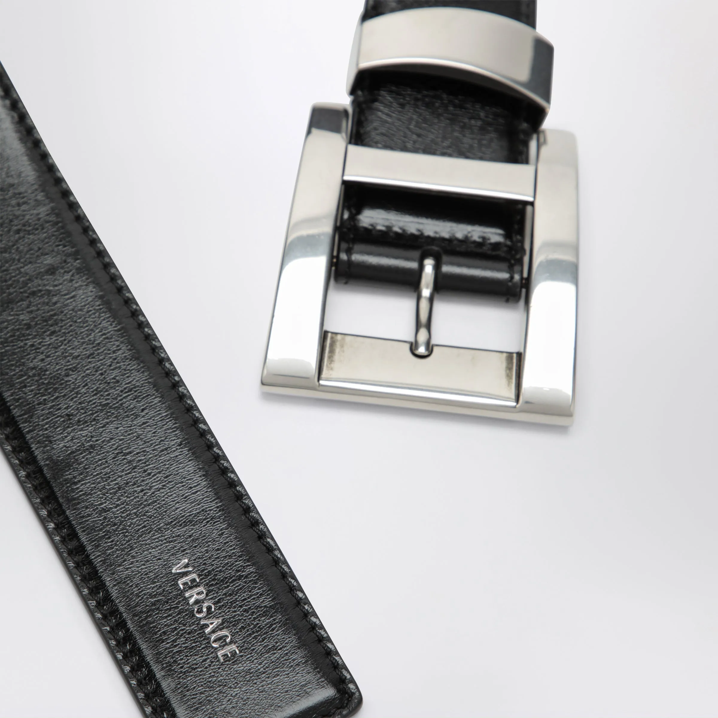 Black Leather Belt With Logo Lettering sold by Wanan Luxury product image thumbnail 2