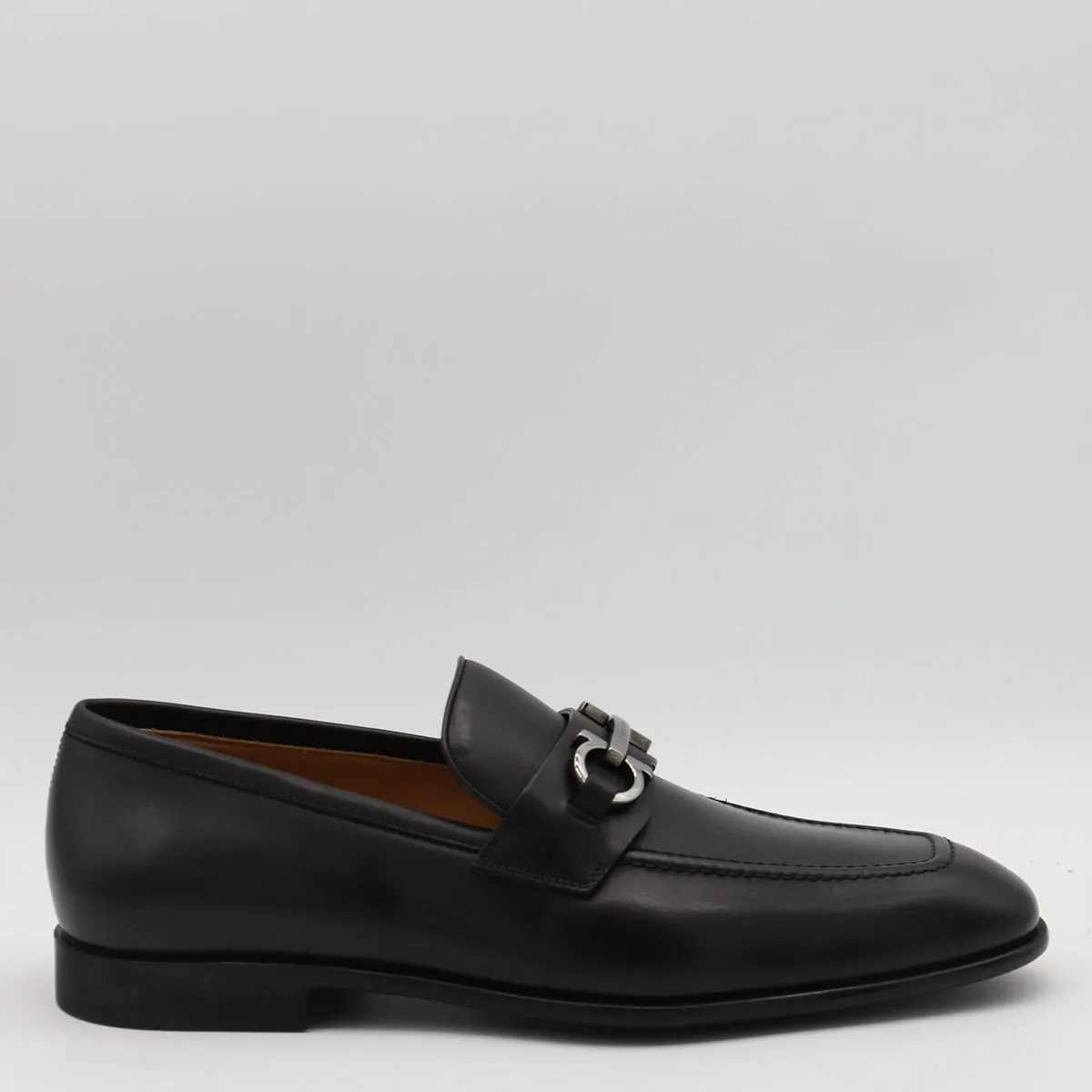 Flat Shoes Blacks And Greys sold by Wanan Luxury