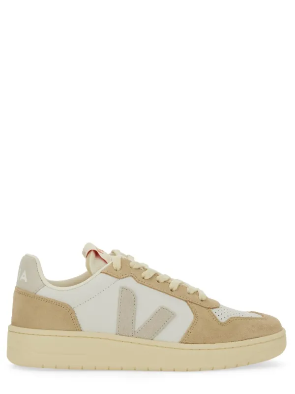 Sneaker "V-82" made by Veja