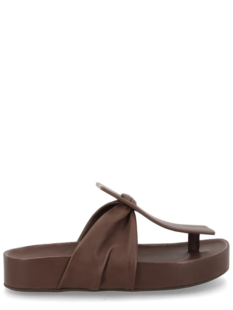 Sandalo Infradito In Pelle sold by Wanan Luxury