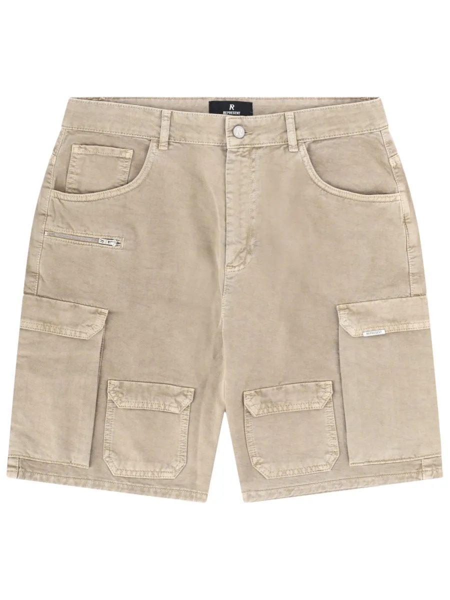 Shorts Cargo sold by Wanan Luxury