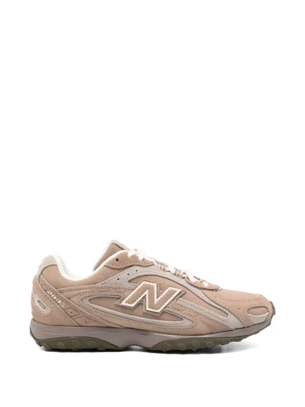 204 Sneakers made by New Balance