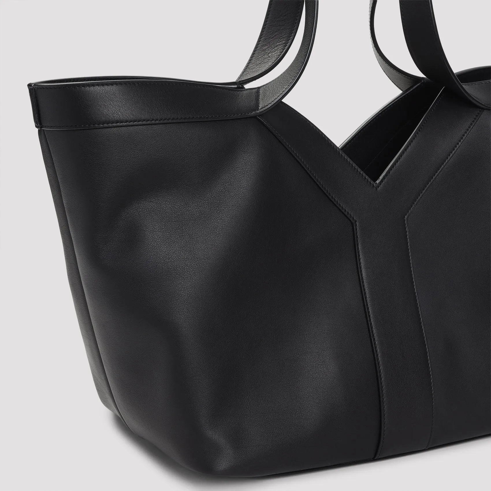 Totes Black sold by Wanan Luxury product image thumbnail 4