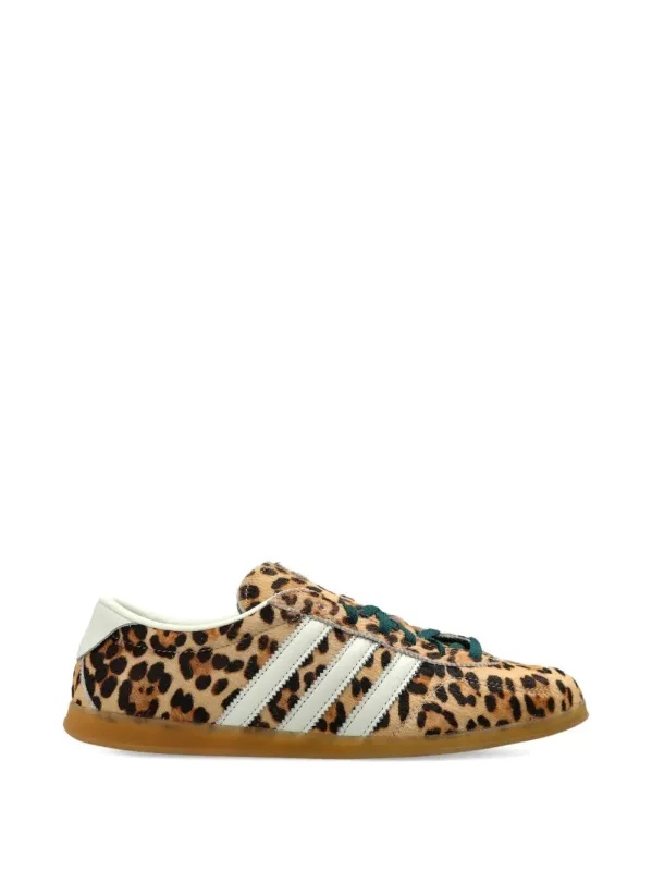 Gazelle Lo Pro Sneakers made by Adidas