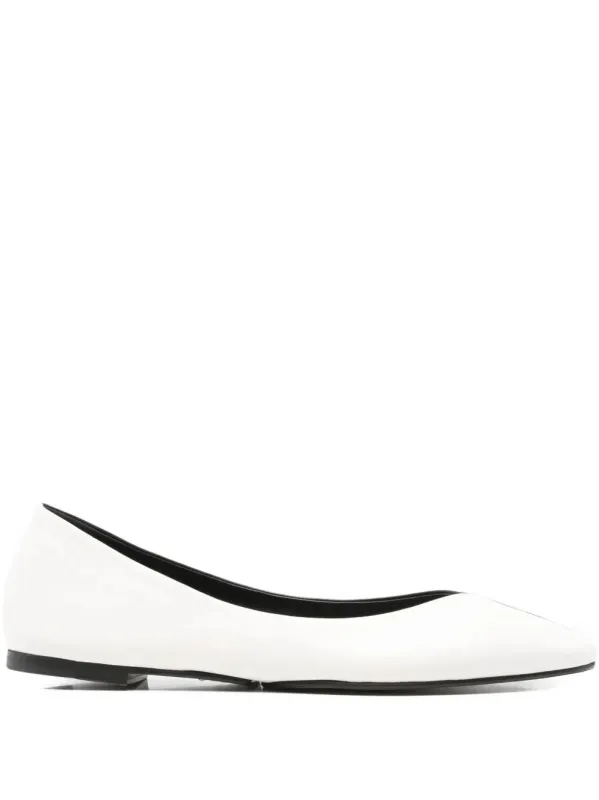 Les Ballerines Ovalo In Two-Toned Leather made by Jacquemus