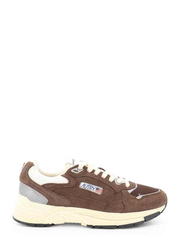 Hyperway Low Mesh And Suede Snrakers With Iconic Side Logo made by Autry