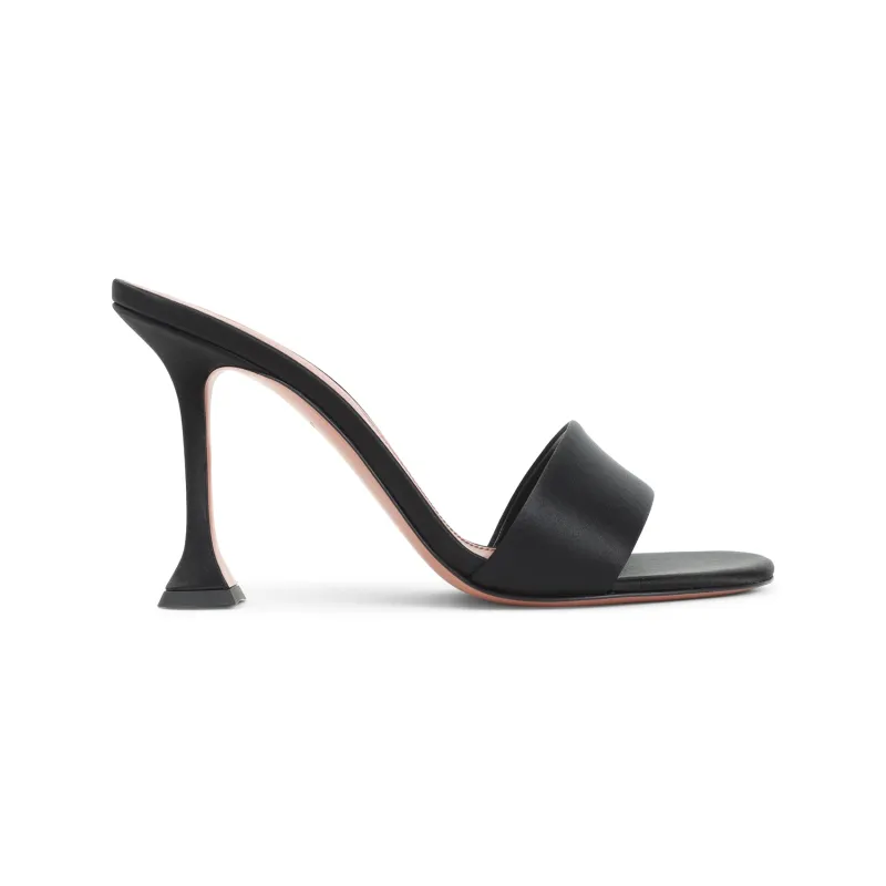 Pumps Black made by Amina Muaddi