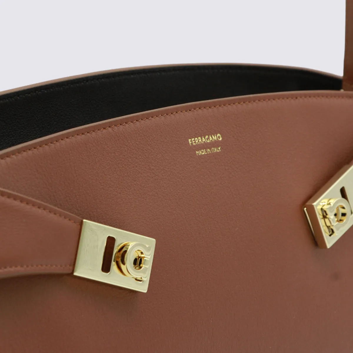 Bags Chari sold by Wanan Luxury product image thumbnail 4