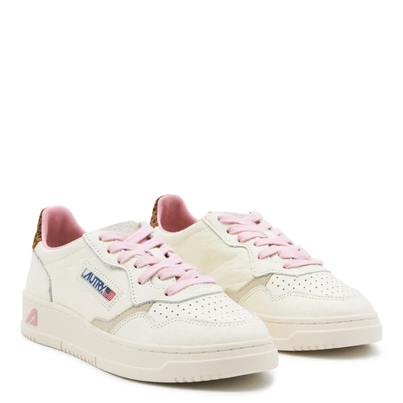 Sneakers Ele/Suede Wht/Leoprint made by Autry