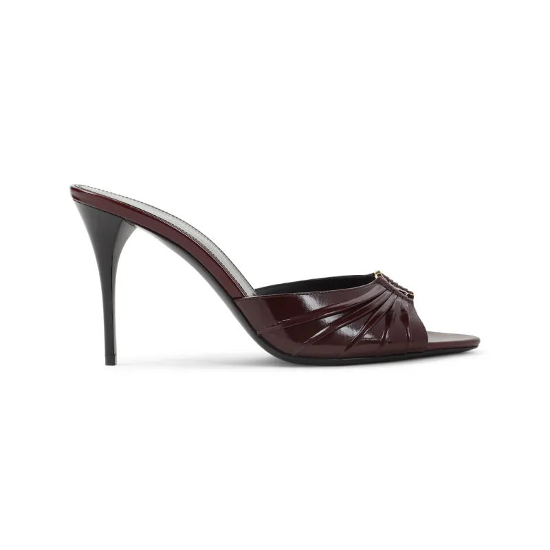 Sandals Red made by Yves Saint Laurent